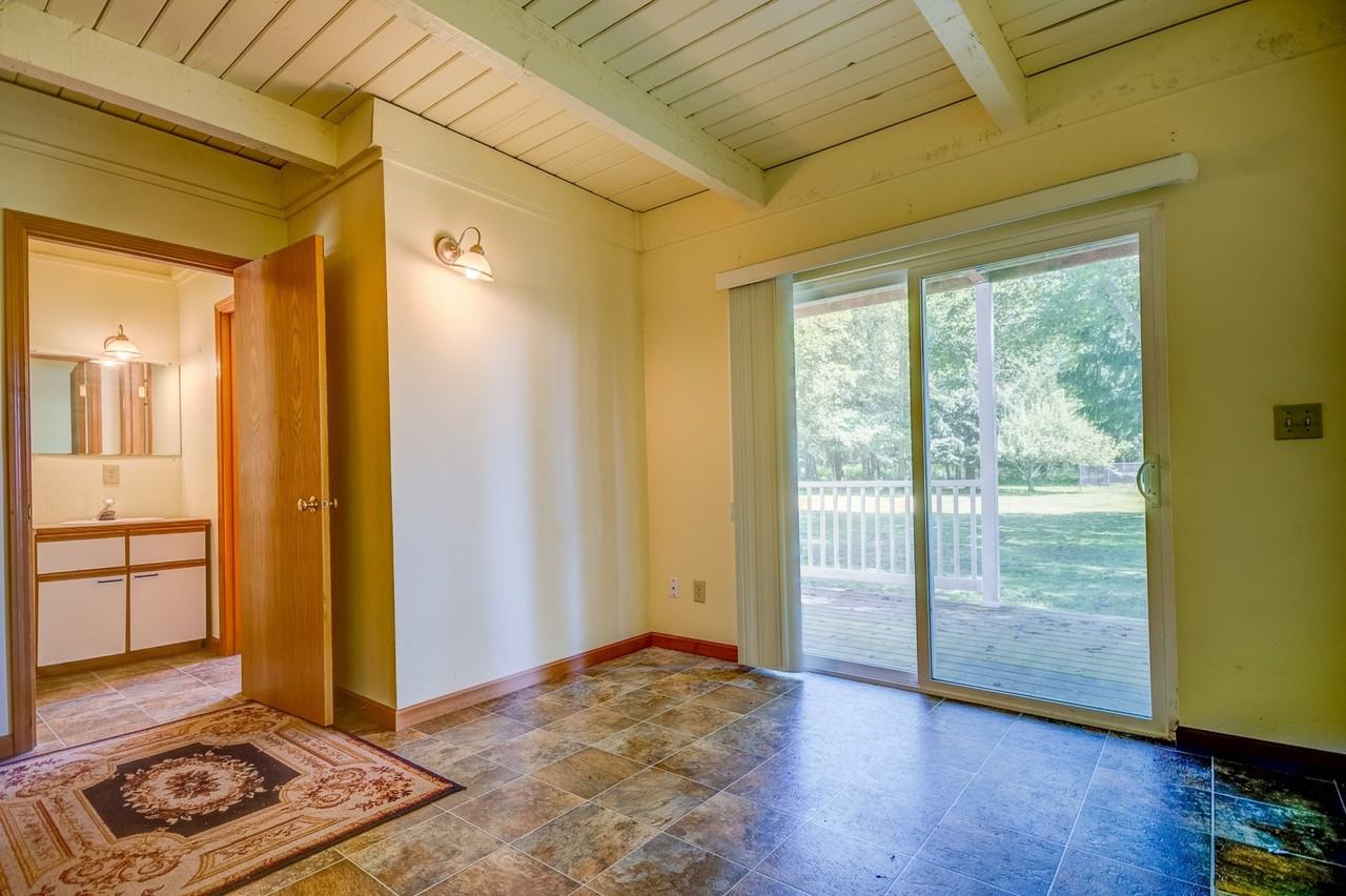 839 Hazzle Ct - Photo 7 of 12