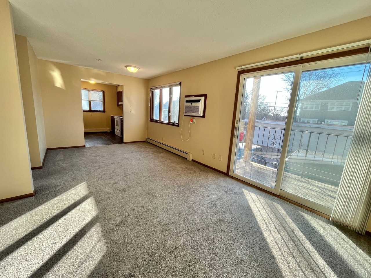 201 N Summit Ave Aaparments - Photo 4 of 17