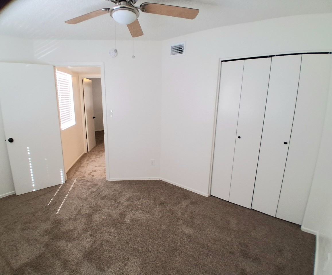 1715 E. Pepper Circle - Photo 4 of 15