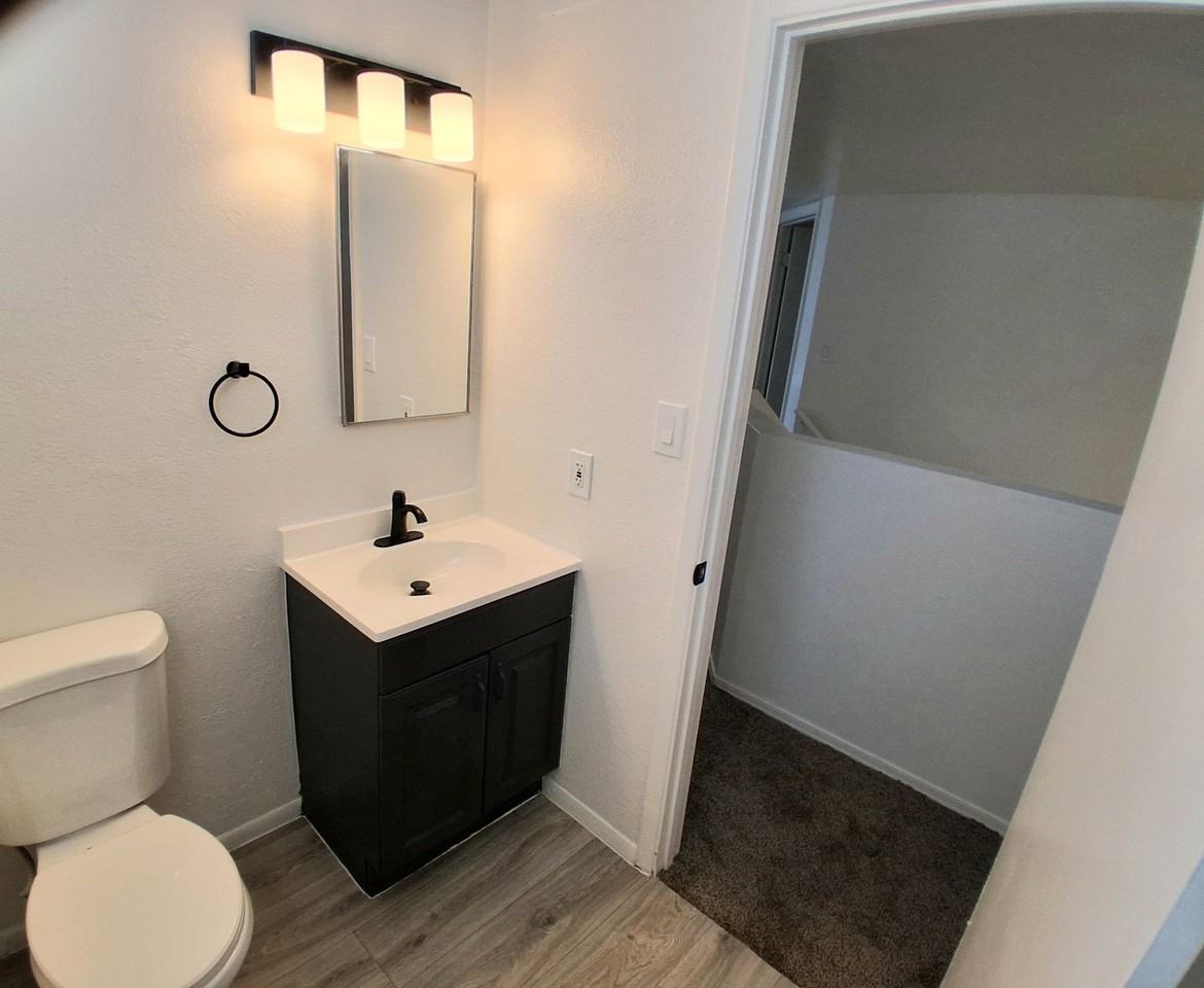 1715 E. Pepper Circle - Photo 6 of 15