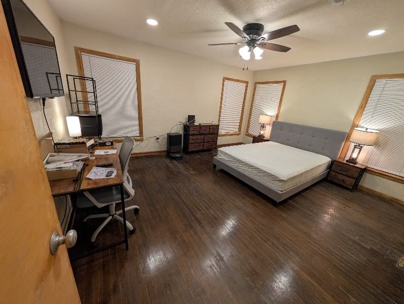 1602 Sycamore St - Photo 3 of 13