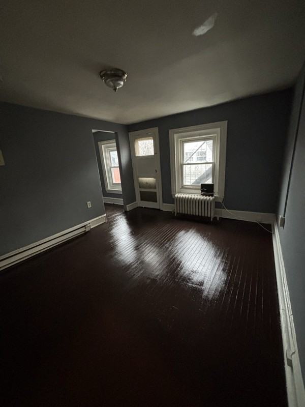 811 W Main St #4 - Photo 2 of 9