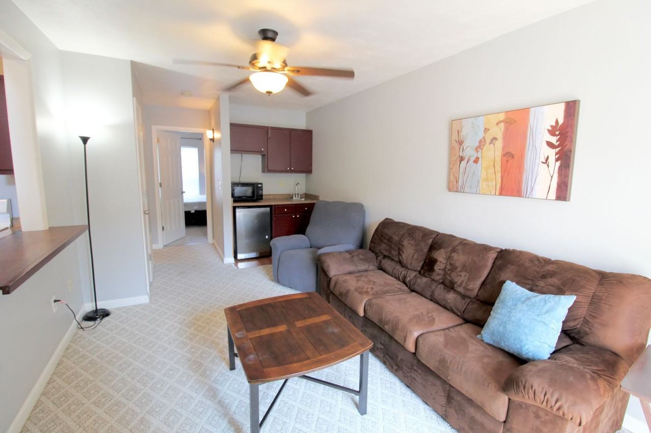 1452 Bradley Dr - Photo 4 of 19