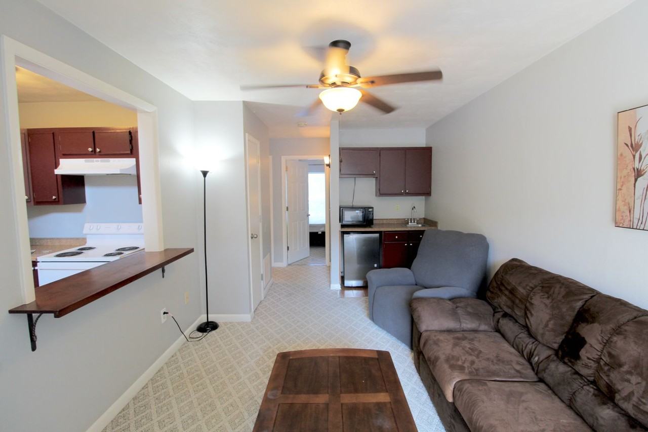 1452 Bradley Dr - Photo 5 of 19