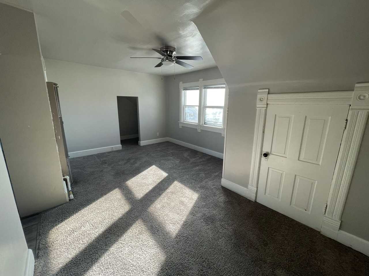 1209 Harvey St - Photo 4 of 6