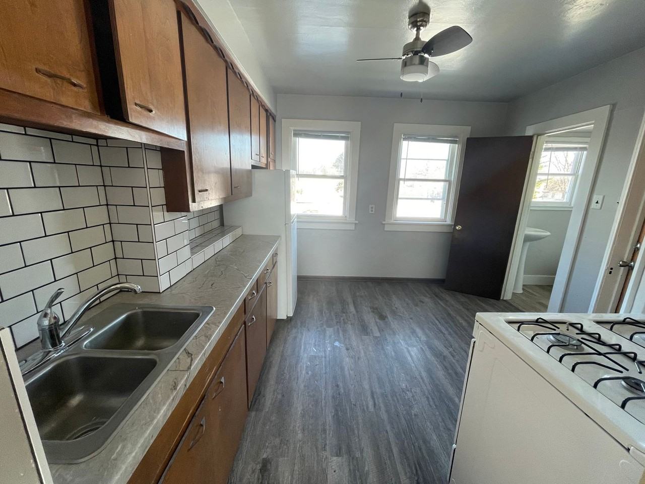 1209 Harvey St - Photo 5 of 6