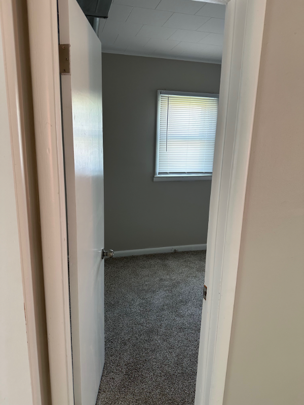 214 N Main St - Photo 3 of 8