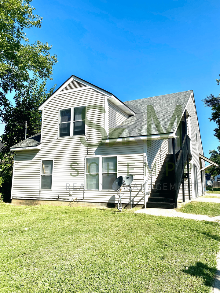 2409 Rowan St #3 - Photo 2 of 11