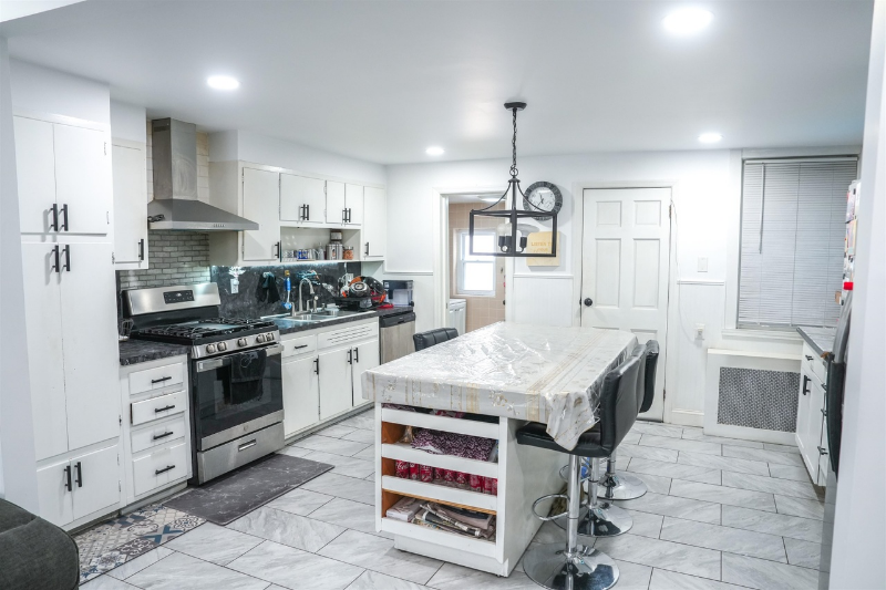 134 Broadway - Photo 4 of 19