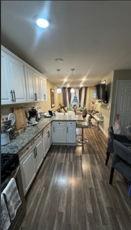 956 1/2 Dehart Pl - Photo 5 of 17