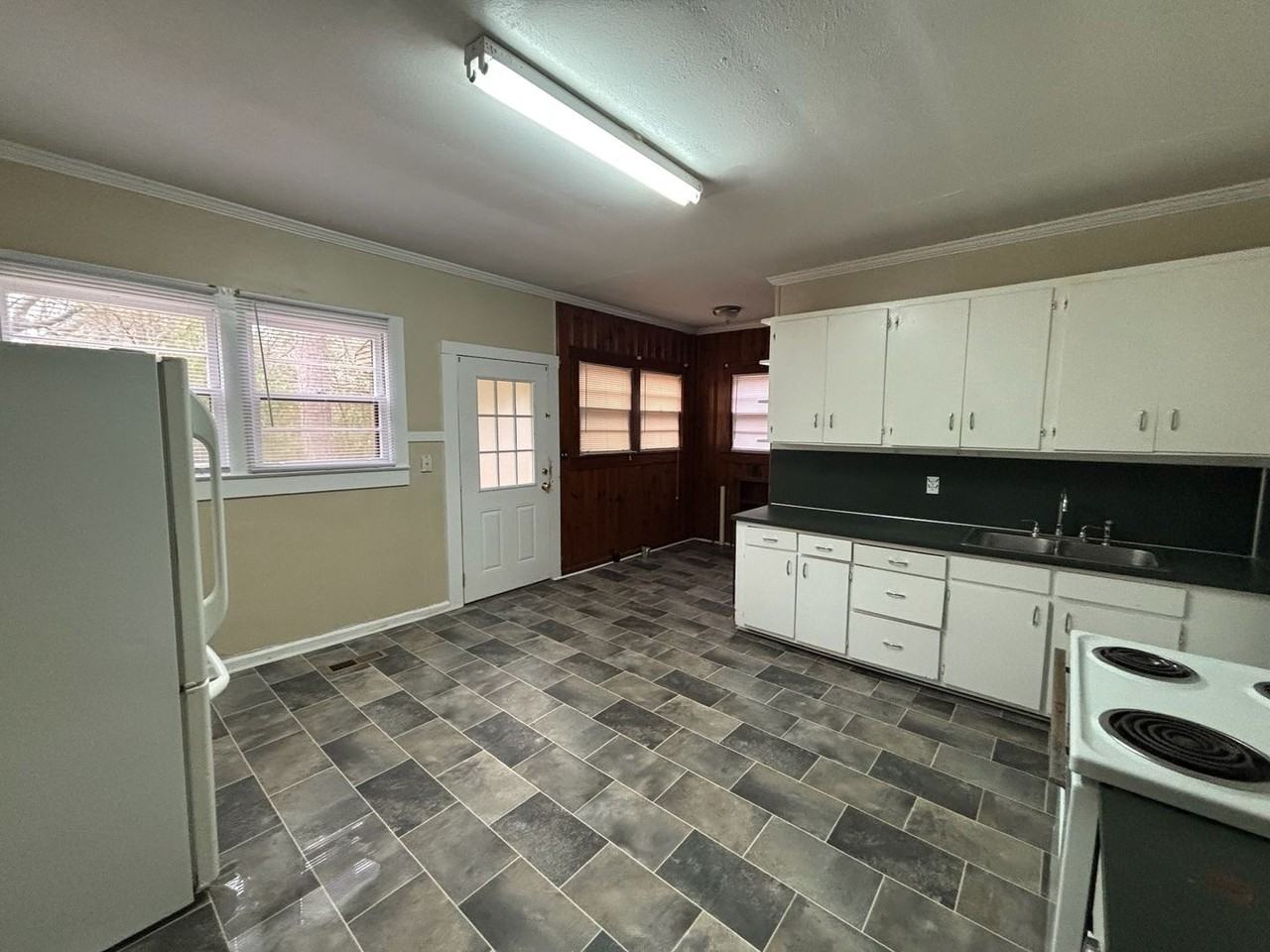 4254 Forrest Rd - Photo 3 of 20