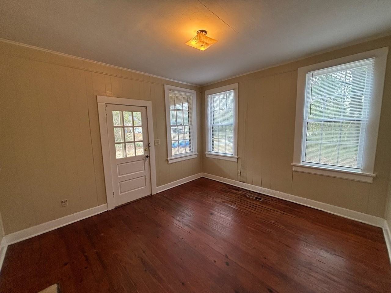 4254 Forrest Rd - Photo 6 of 20