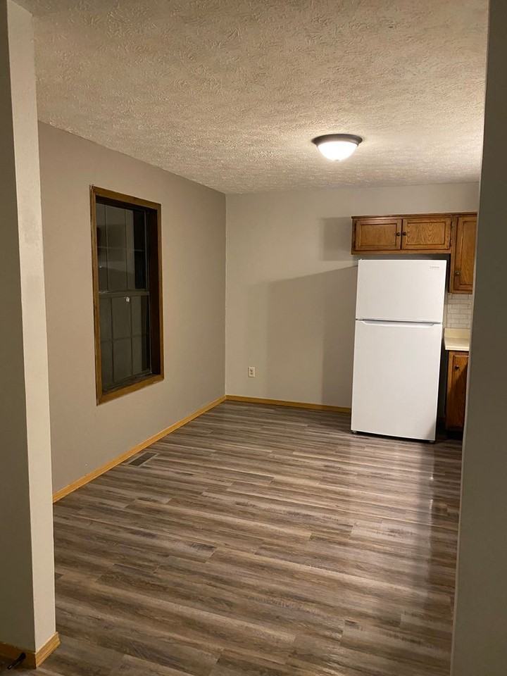 1710 E Commercial St #A - Photo 3 of 9