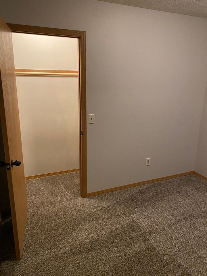 1710 E Commercial St #A - Photo 4 of 9