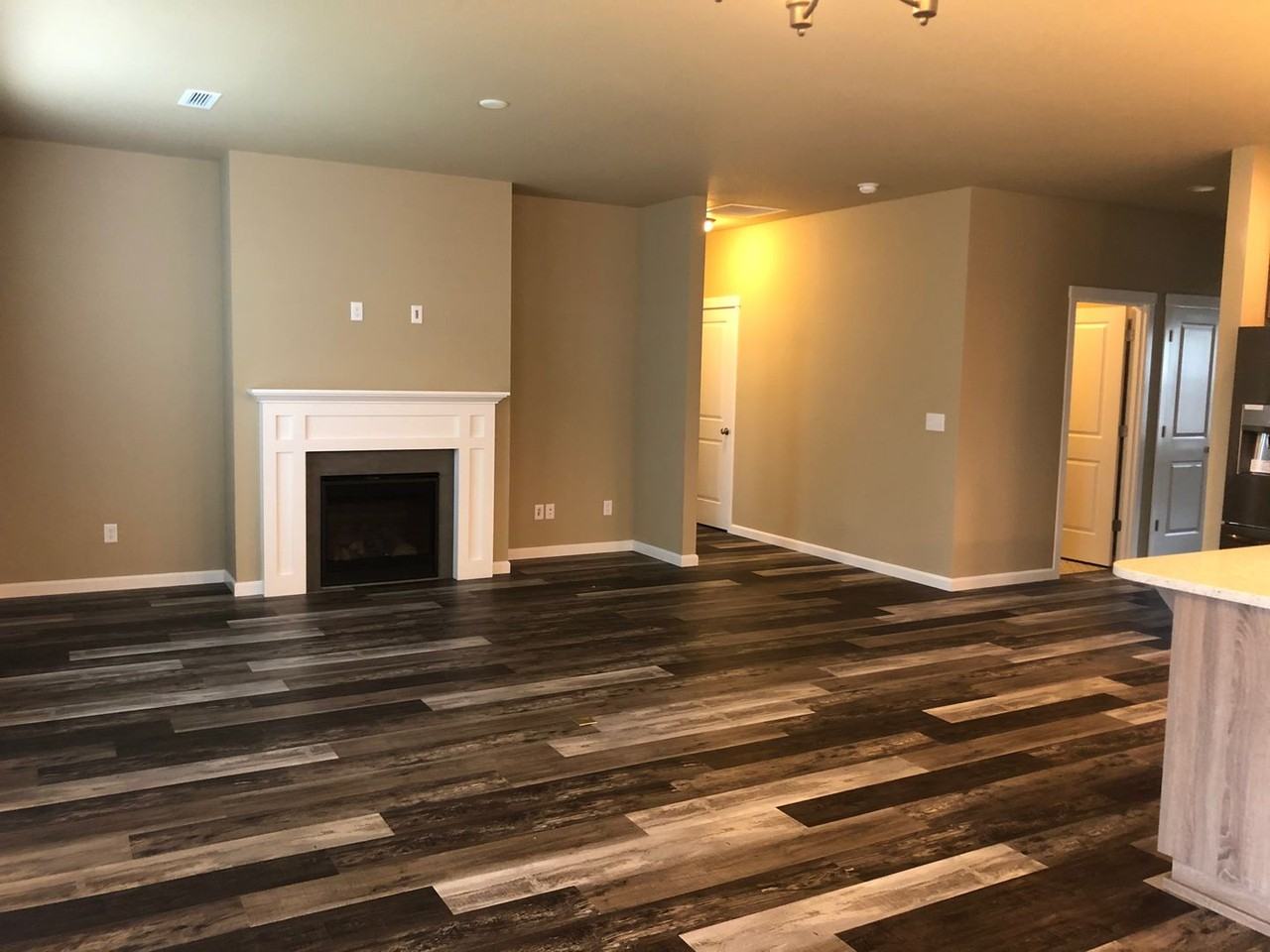 10601 Ne 103rd Ct - Photo 4 of 7