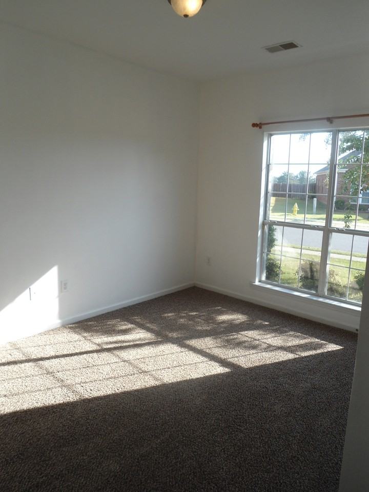 461 Daventry Cir - Photo 5 of 19