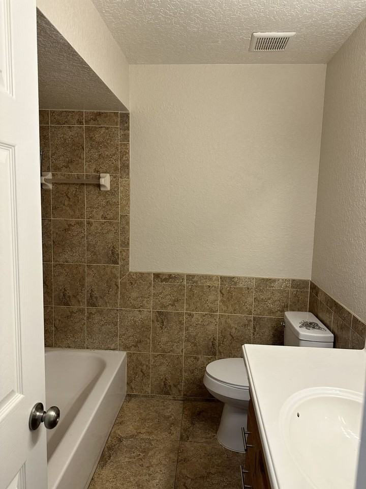 4059 Jason Rd - Photo 3 of 9