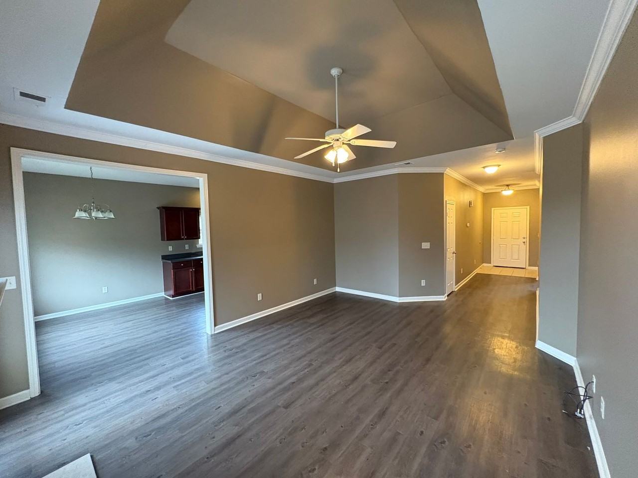 2111 Spaulding Pl - Photo 4 of 19