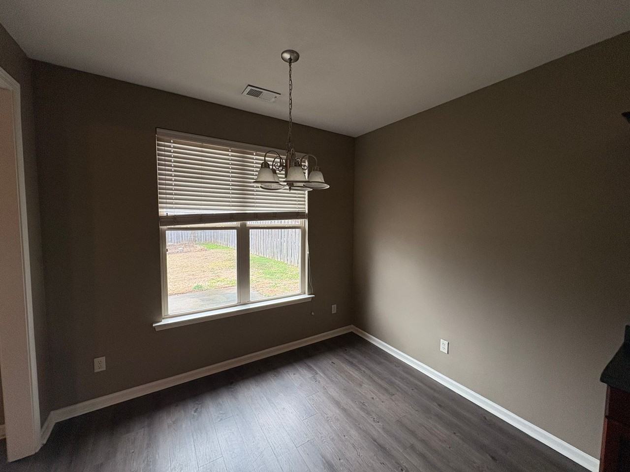 2111 Spaulding Pl - Photo 5 of 19