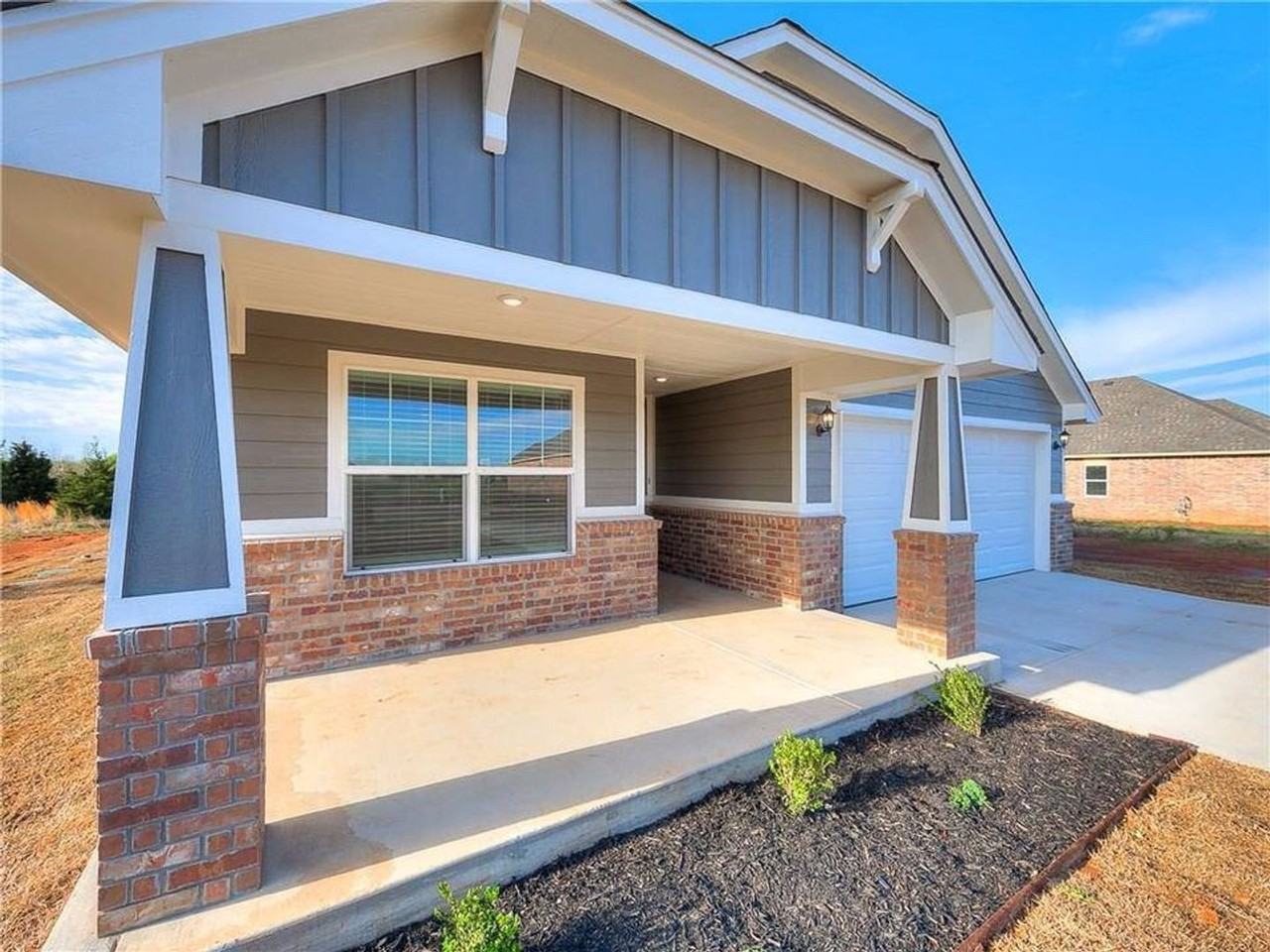 1270 Lakeview Dr - Photo 3 of 20