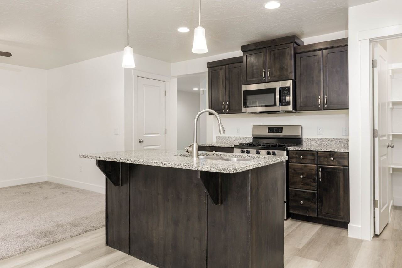 5910 S Challenger Way - Photo 6 of 27