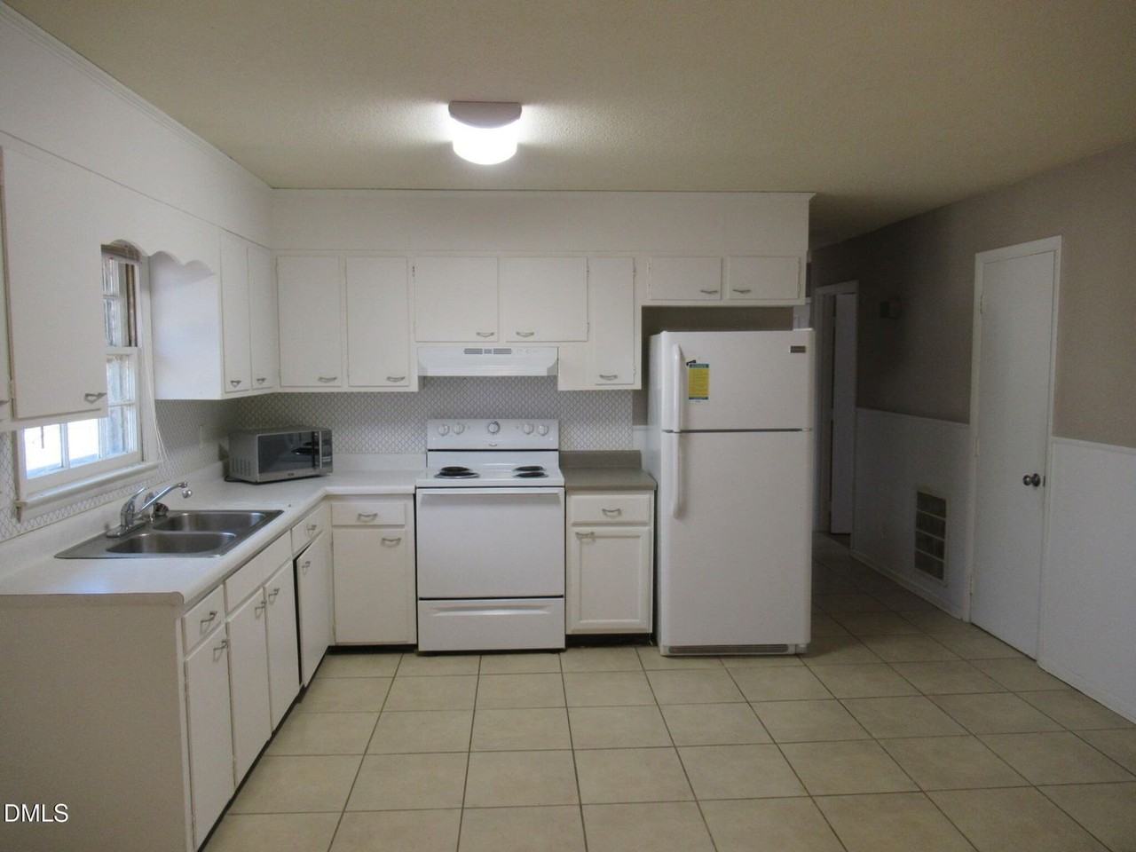 2809 Daytona Dr - Photo 2 of 10