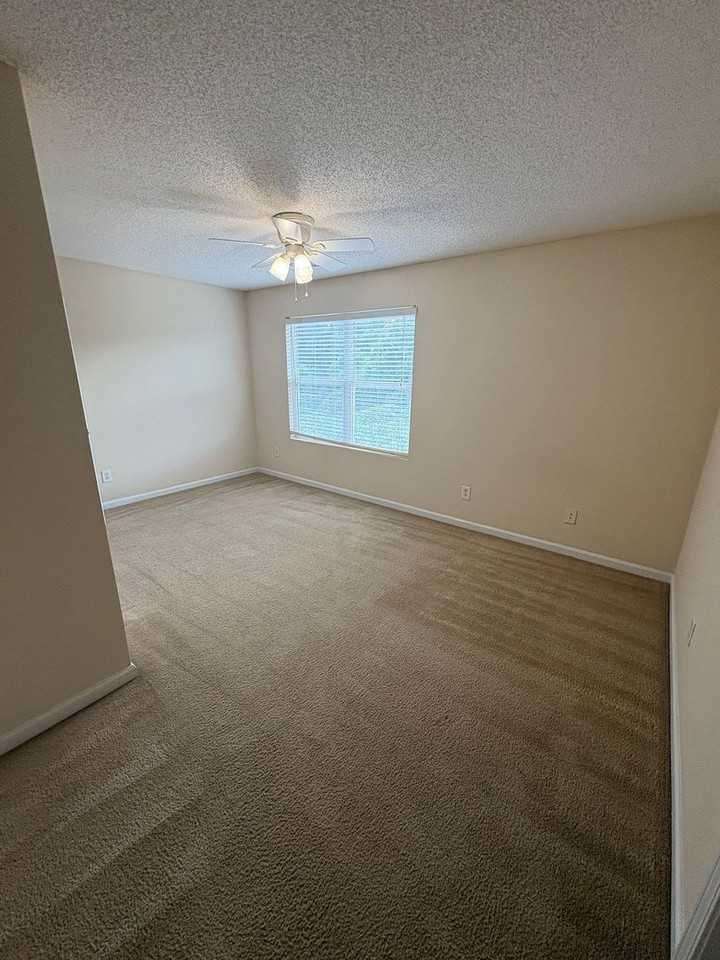 236 Fern Ridge Ct - Photo 4 of 14