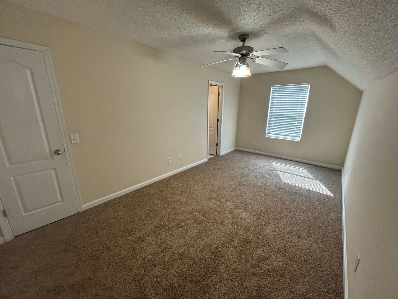 451 Bridgewater Way - Photo 6 of 17