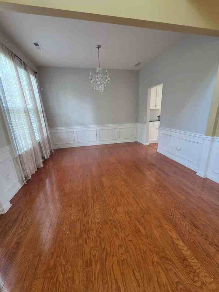 9607 Garland Ct - Photo 6 of 39