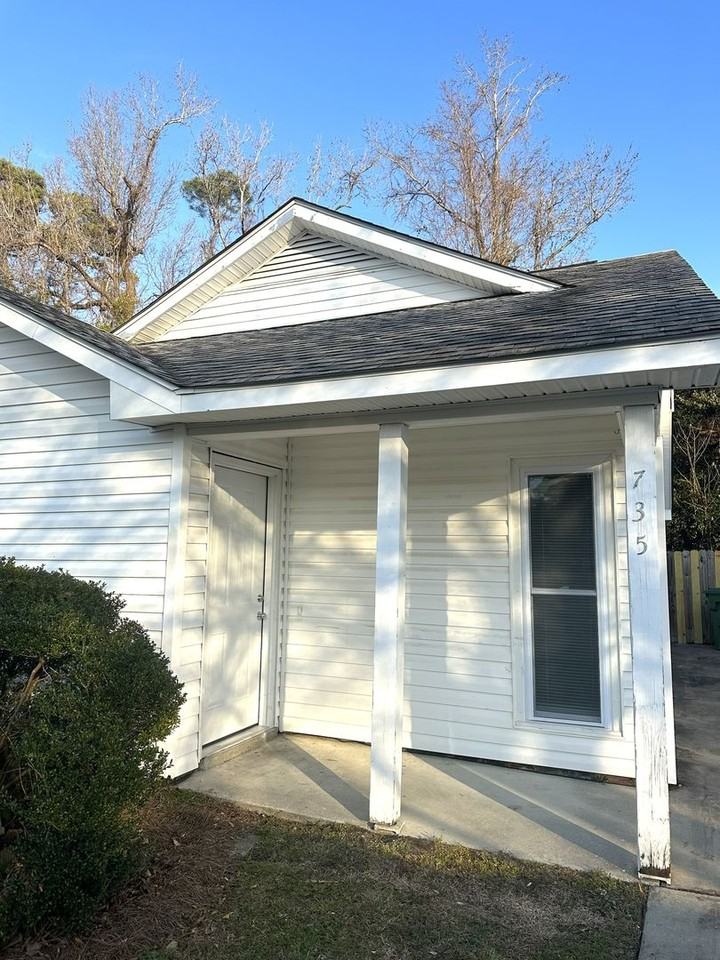 735 Varsity Dr - Photo 2 of 19