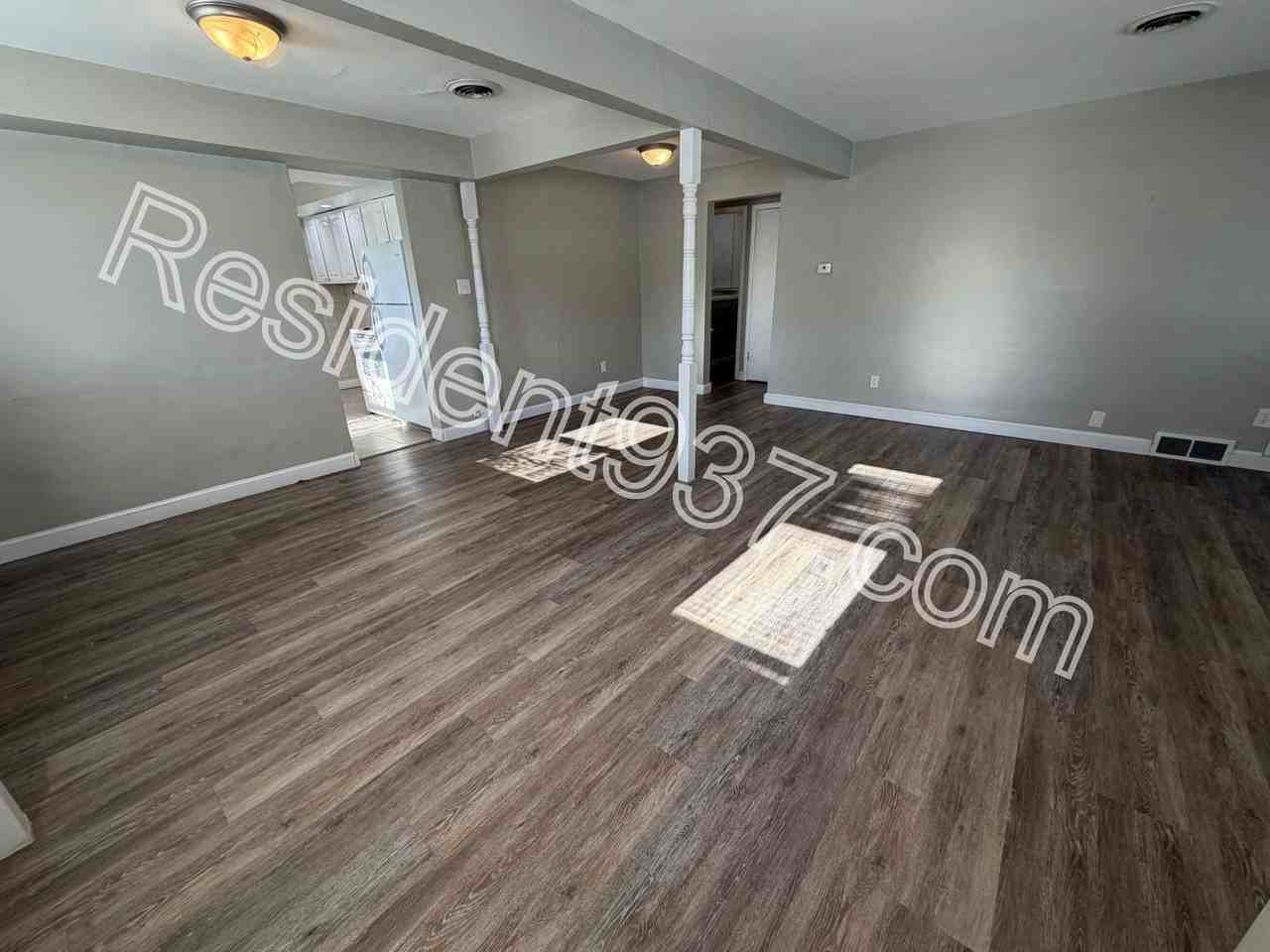 3883 Fulton Ave - Photo 3 of 22