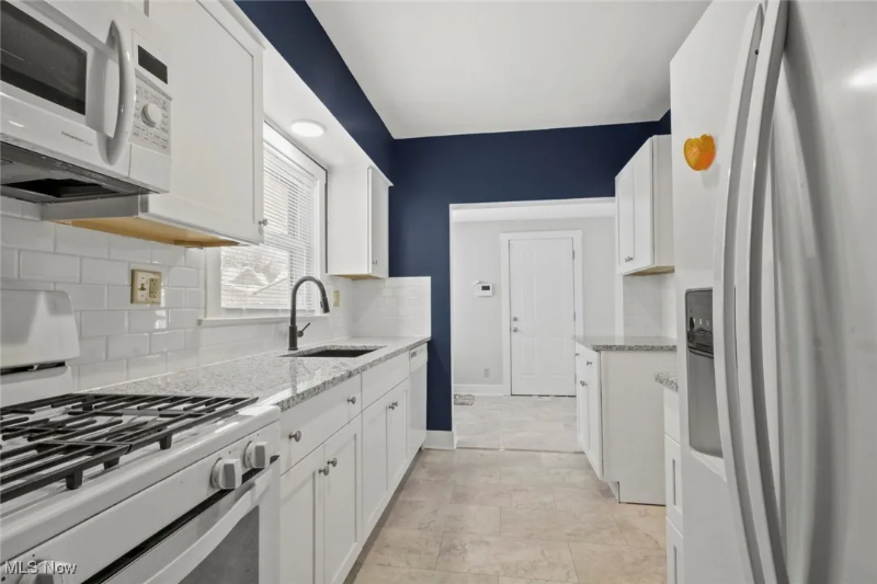 2003 E Midlothian Blvd - Photo 2 of 16