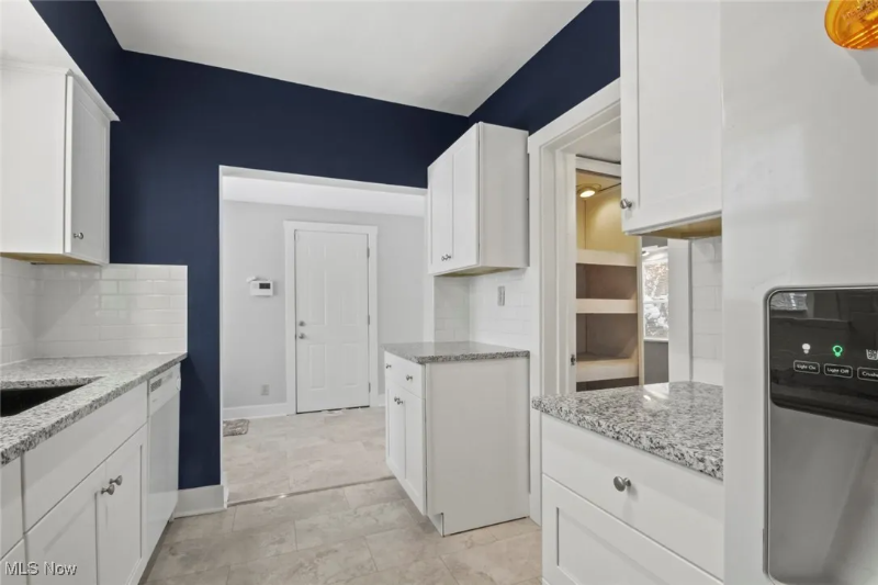 2003 E Midlothian Blvd - Photo 3 of 16