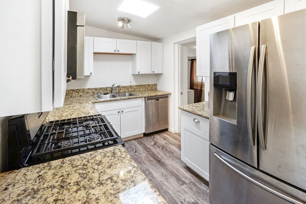 4608 S Fremont Ave - Photo 7 of 14