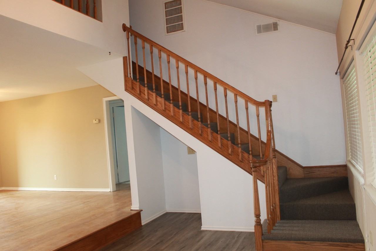 2501 Brewer St - Photo 7 of 29