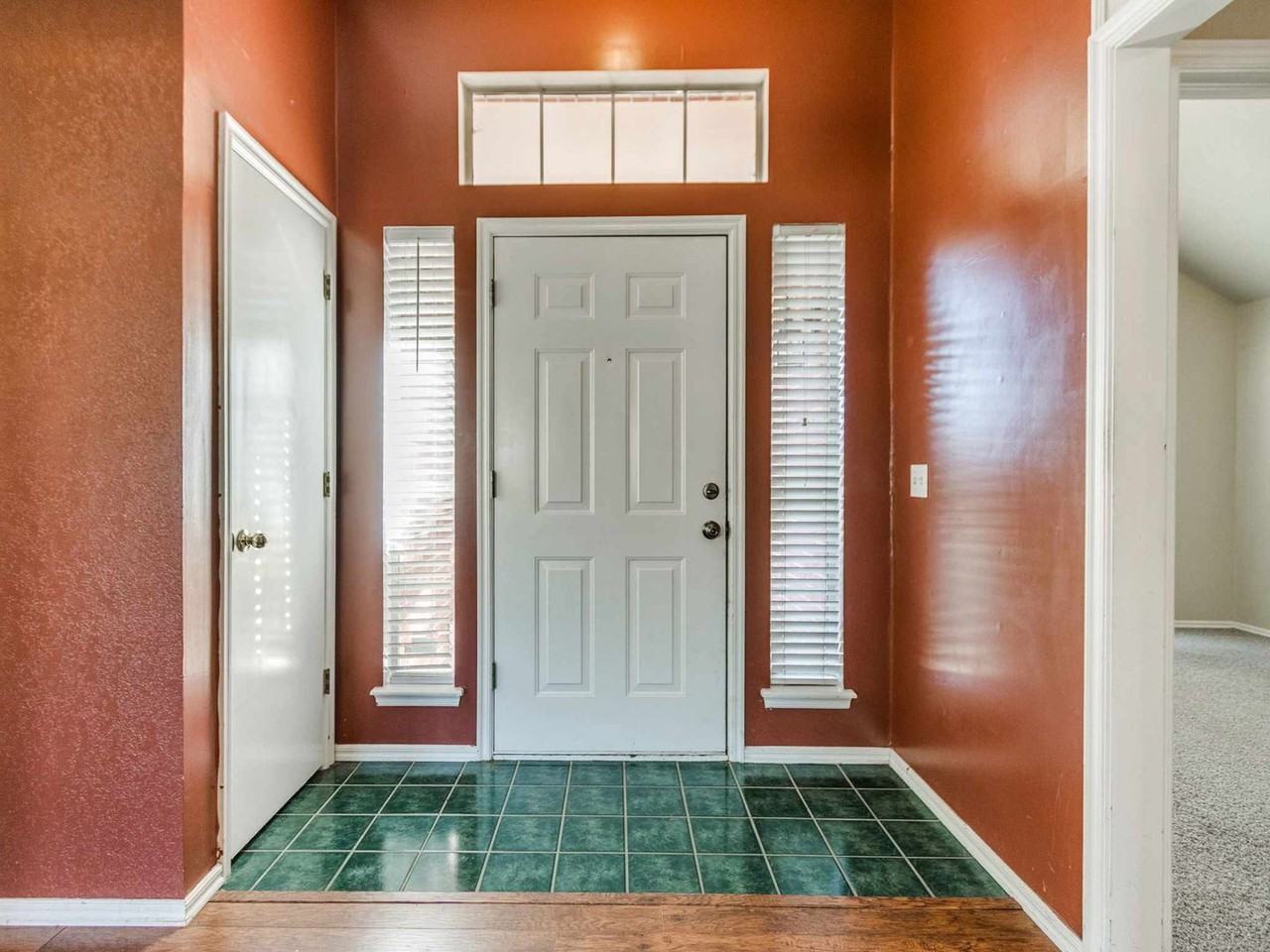 15113 Stone Meadows Dr - Photo 4 of 34