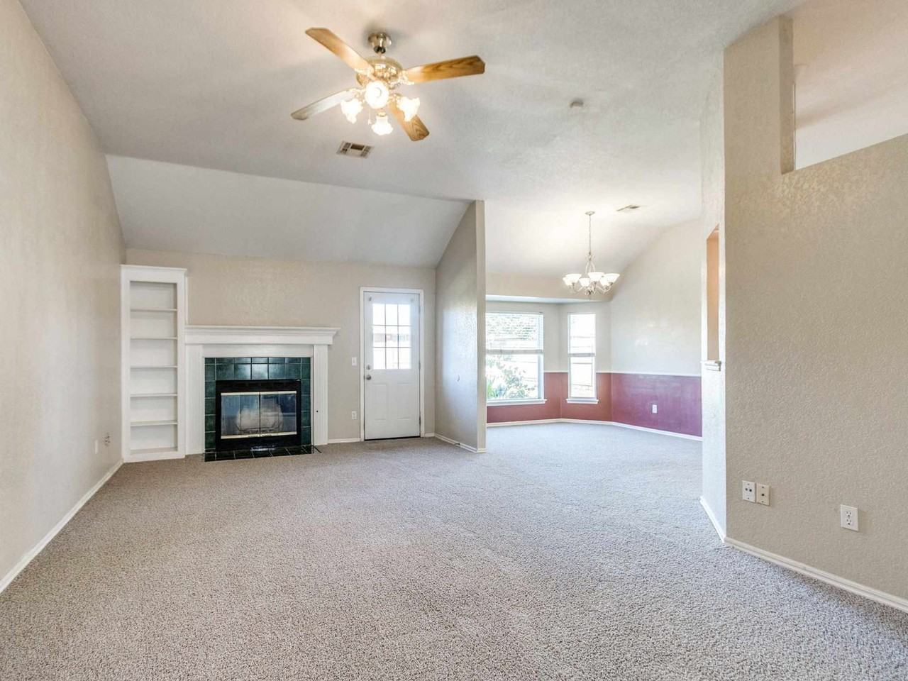 15113 Stone Meadows Dr - Photo 6 of 34