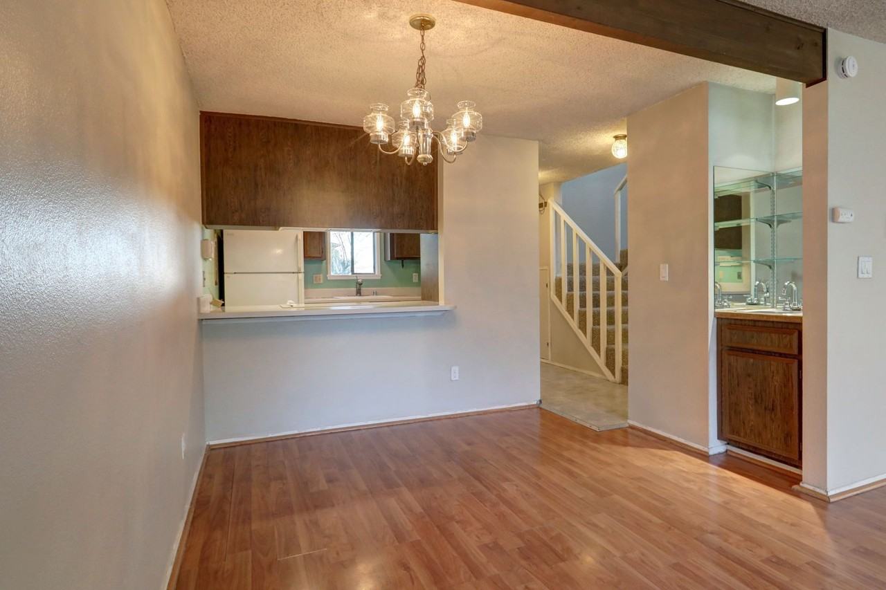 1802 Maple Ln Apt A1 - Photo 6 of 19