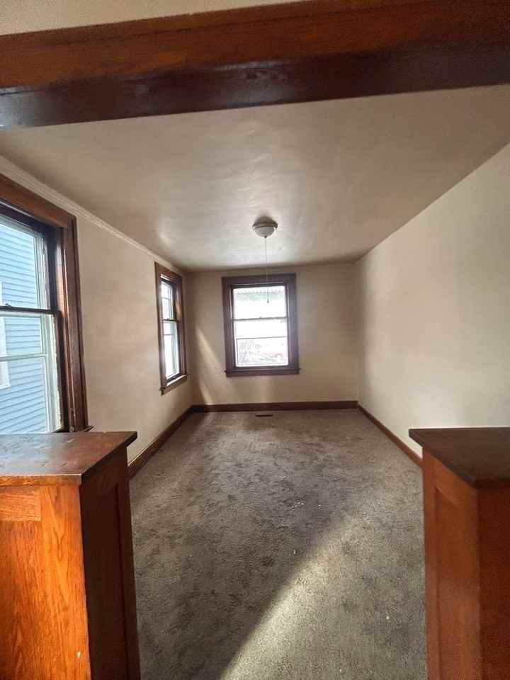 926 Rivermet Ave - Photo 3 of 10