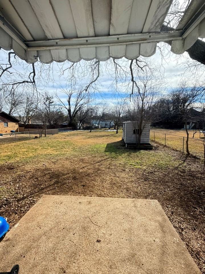 307 W Russell St - Photo 2 of 9