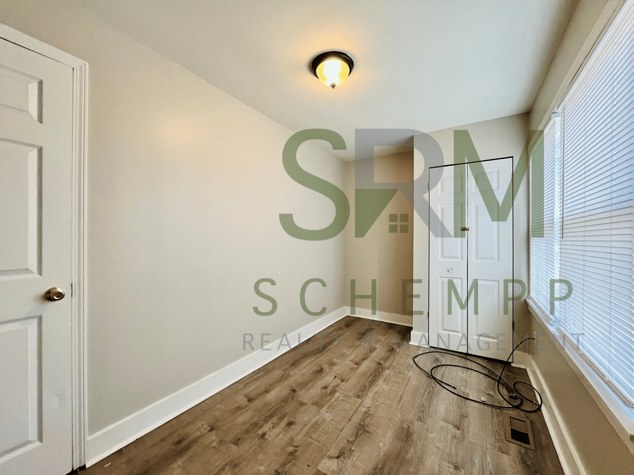 1770 W Oak St - Photo 4 of 17