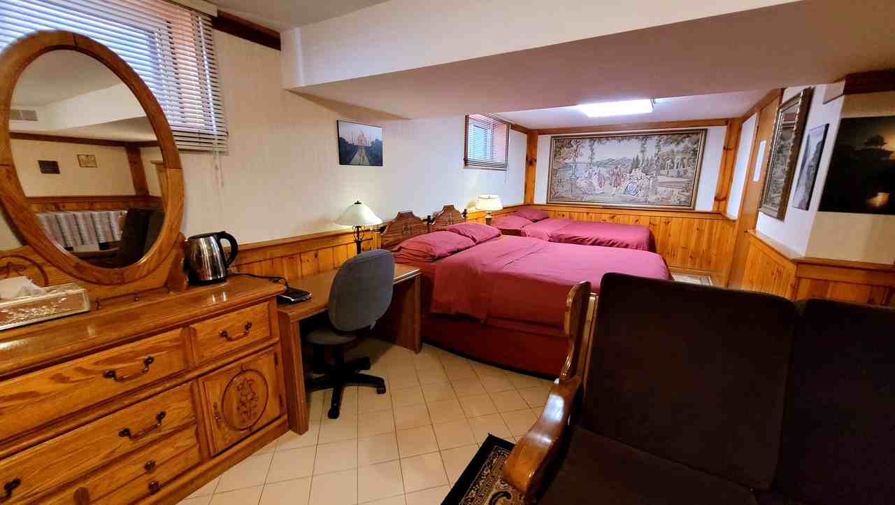 21 Larchmere Avenue - Photo 3 of 8