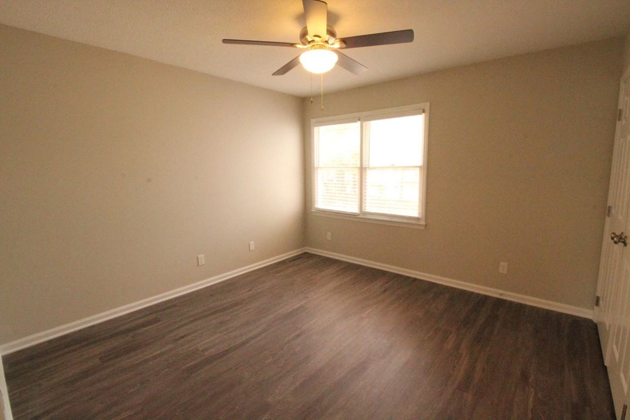 523 Bashford Rd - Photo 7 of 13