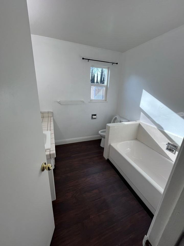 260 W J St - Photo 7 of 17