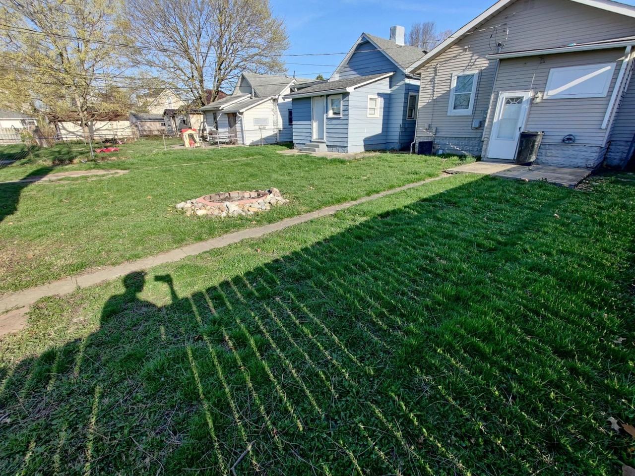 421 Colescott St - Photo 4 of 17