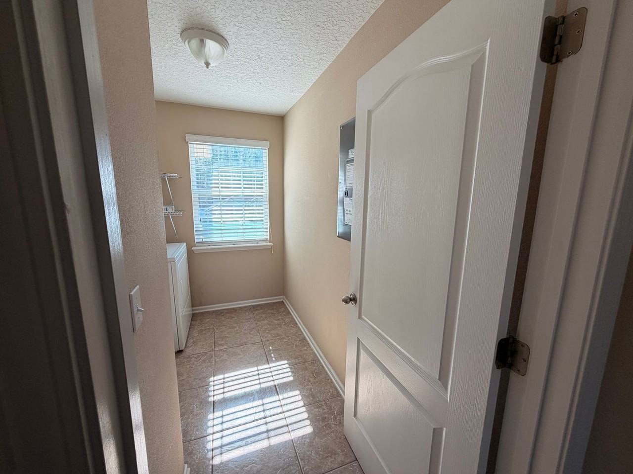 247 Shetland Dr - Photo 5 of 15