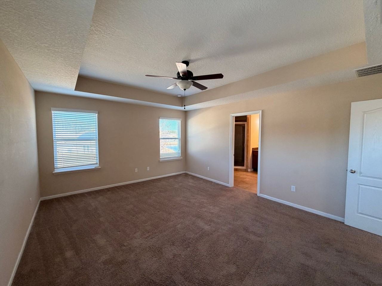 247 Shetland Dr - Photo 6 of 15