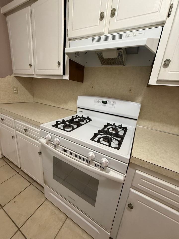 4811 S Hickory Ave - Photo 7 of 16