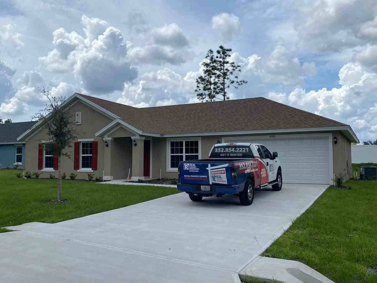 8180 N Wakefield Dr - Photo 2 of 31