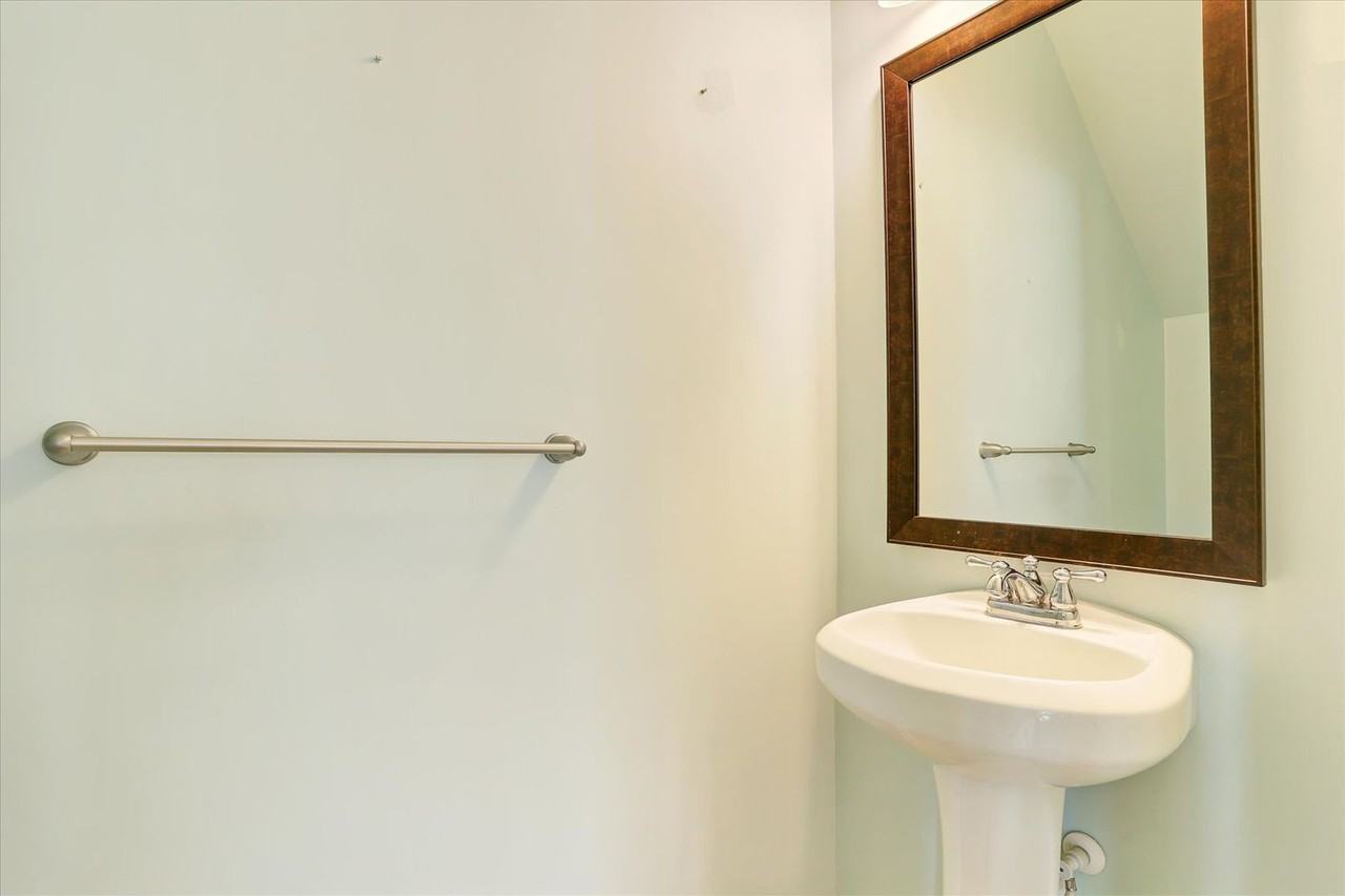 49 Shearwater Ln - Photo 3 of 33